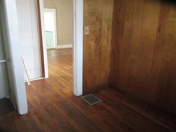 5th image of 220 Holston