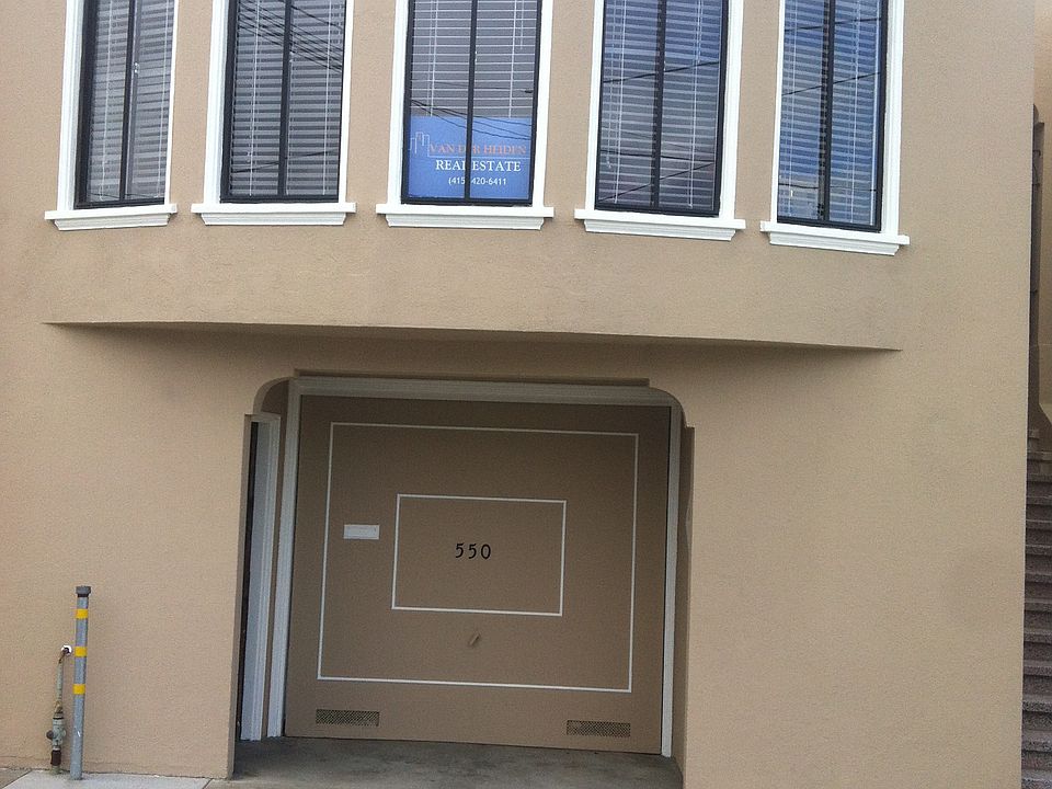 1st image of 550 Moscow St