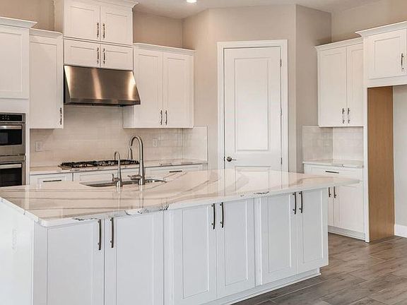 4th image of 18301 Terracina DR