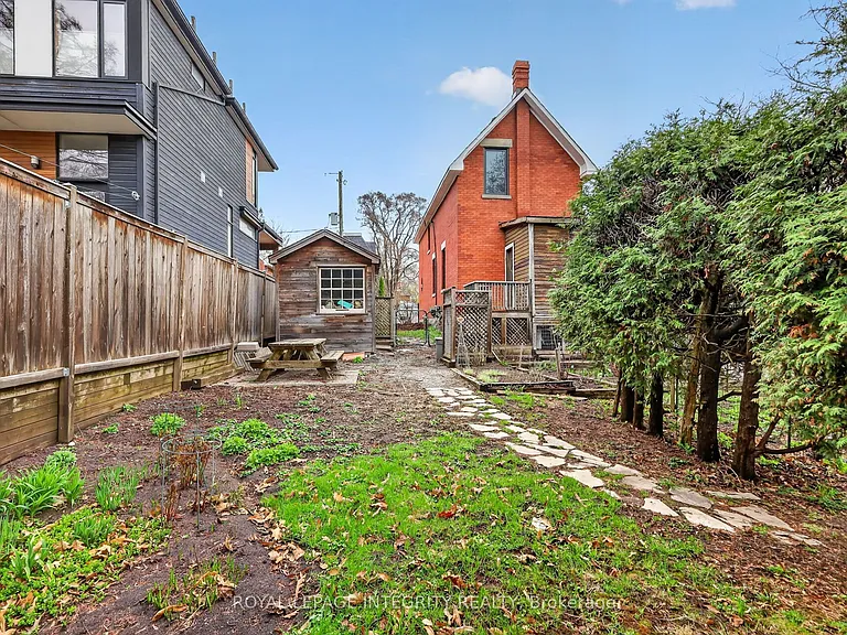 56 Grosvenor Ave — Photo 40