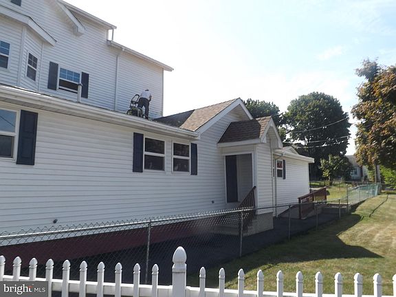 3rd image of 110-112 N Lehigh Ave