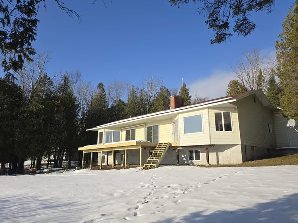 W71 Mackinac Heights Dr, Saint Ignace, MI 49781