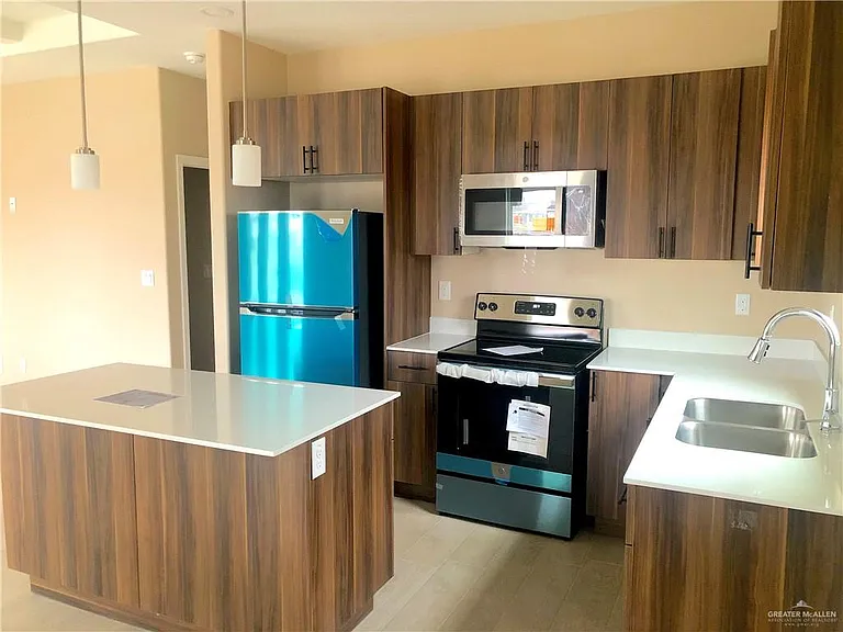 3105 Driftwood Ln #4 — Photo 2