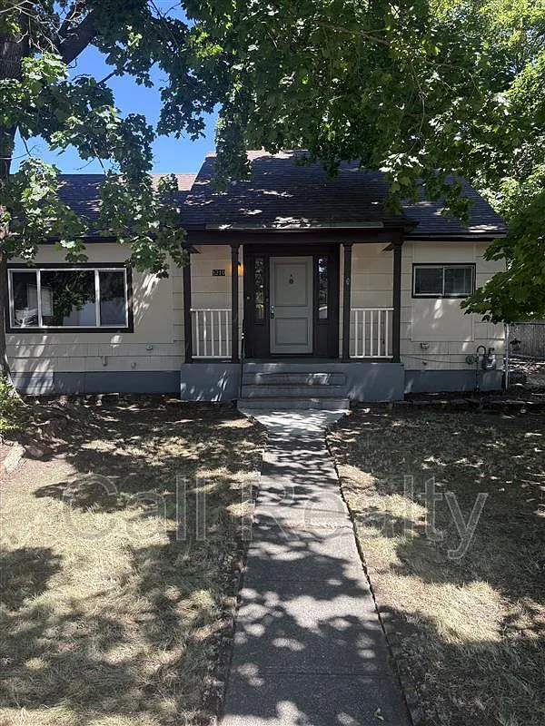 3 bed, 2.0 bath, 1232 sqft, $1,995 — Photo 1
