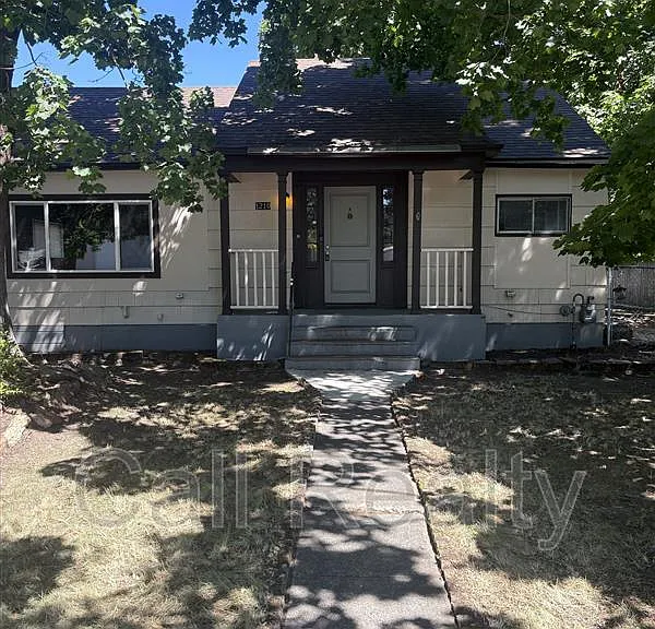 1210 N Locust Rd — Photo 1