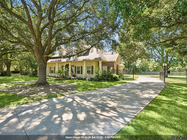 1201 Mills Pointe Dr, Zachary, LA 70791