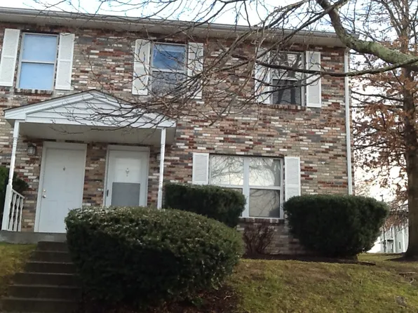 231 Pheasant Run Dr, Blacksburg, VA 24060