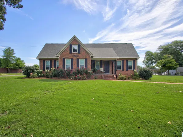 400 5th St N, Clanton, AL 35045
