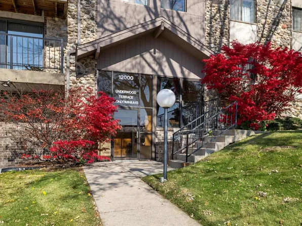 12000 West Bluemound ROAD #308, Wauwatosa, WI 53226