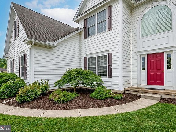 4th image of 833 Stonybrook Ln
