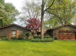1205 Lake Shore Dr N, Barrington, IL 60010
