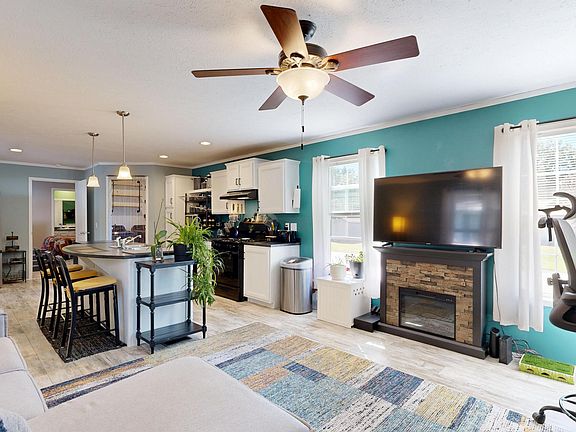 3rd image of 6 Deer Hill Avenue