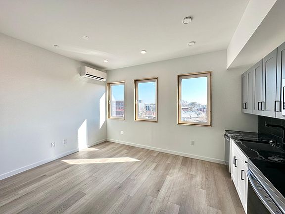 5th image of 1311 N Front St #1O