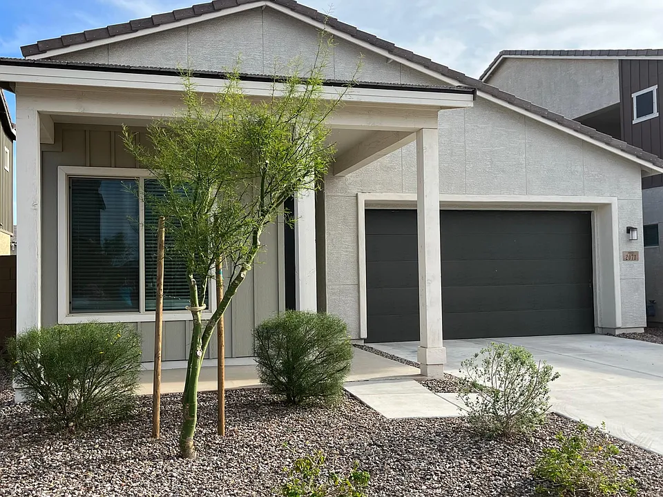 2071 E Wisteria Dr