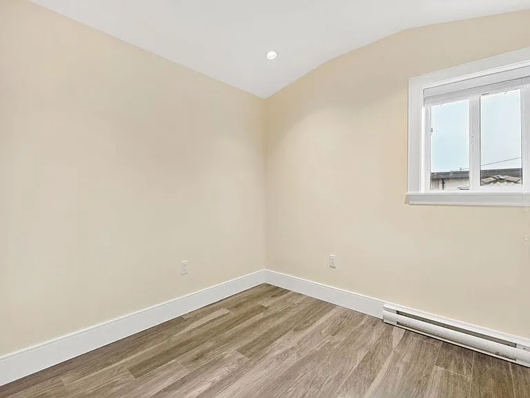 1477 E 61st Ave — Photo 22