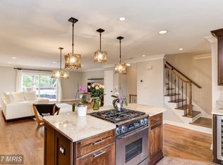 1945 N Woodley St, Arlington, VA 22207