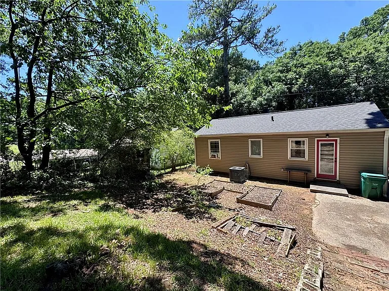 621 Rufus Henderson Dr — Photo 18