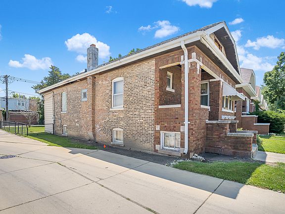 3rd image of 3425 Elmwood Ave