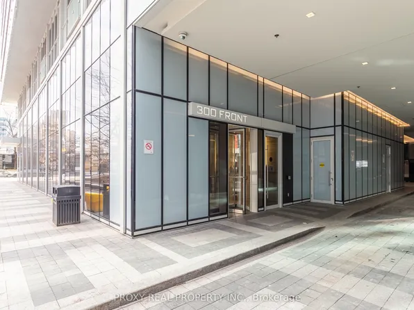 300 Front St W, Toronto, ON