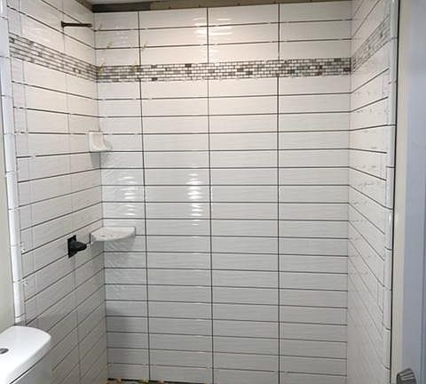 5th image of 2354 Poplar Ave #A