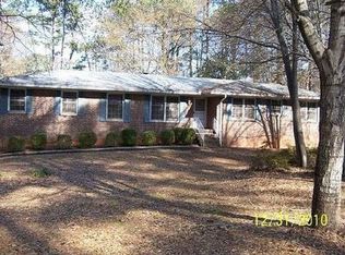 661 Pinehurst Dr, Fairburn, GA 30213
