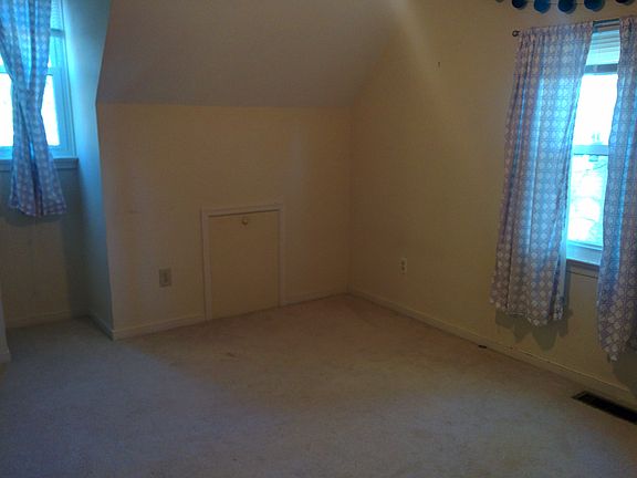 2nd image of 8203 Beagle Dr