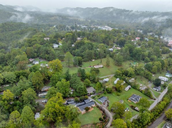 348 Cemetery Rd, Pennington Gap, VA 24277