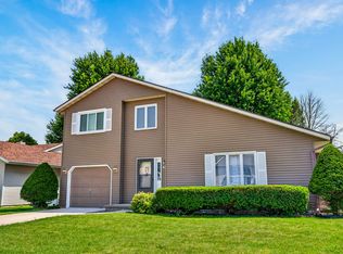 1633 Sapphire Way #1103, Sun Prairie, WI 53590
