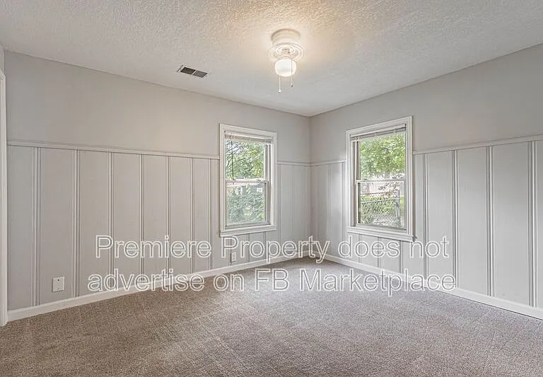 1107 W 27th St S — Photo 9