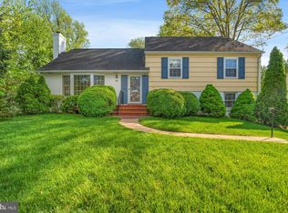 1107 Croton Dr, Alexandria, VA 22308