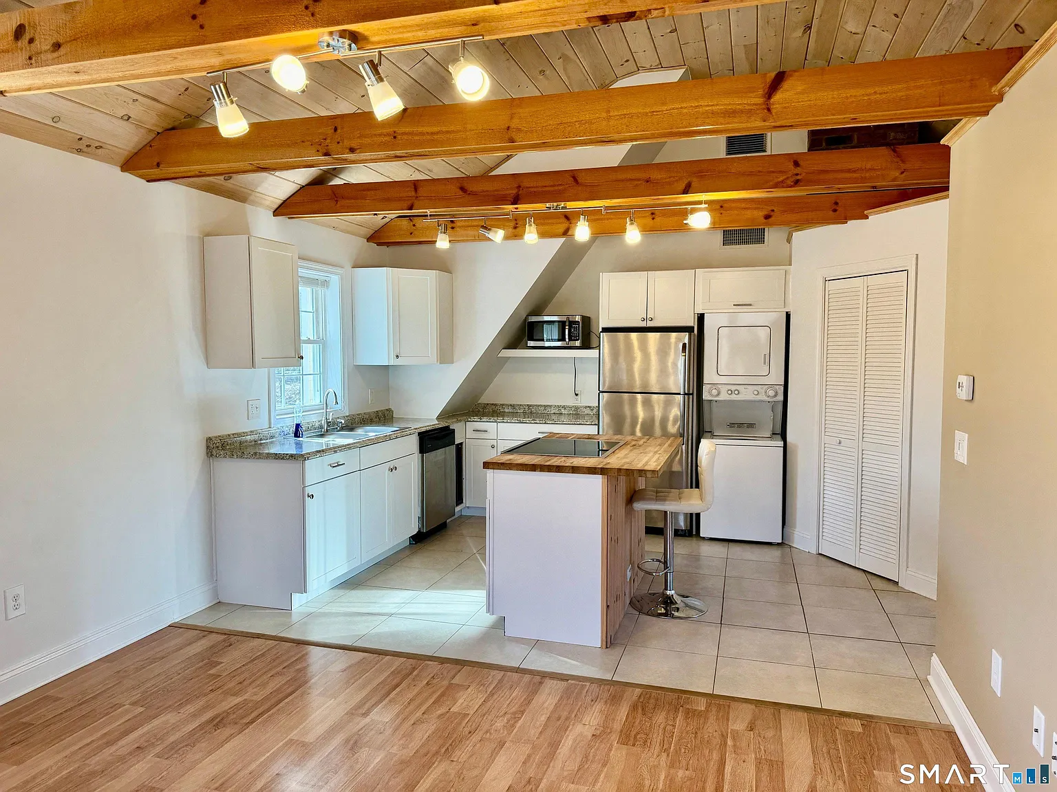1 bed, 1.0 bath, 725 sqft, $2,150 — Photo 3