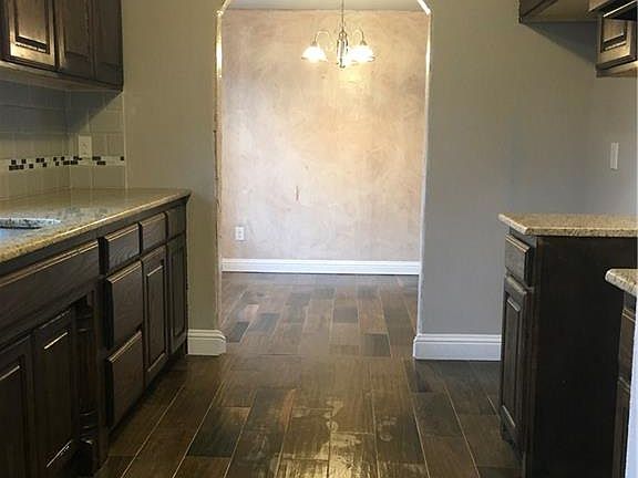 5th image of 1508 Woodlawn St