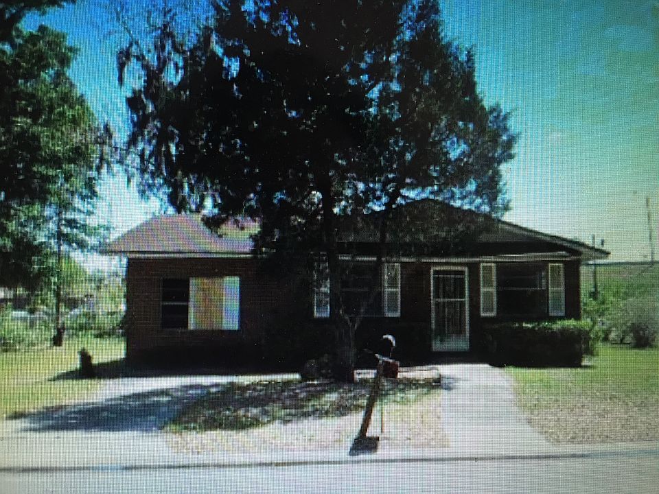 1st image of 695 NW Virginia Ter