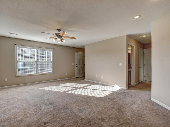 5th image of 401 Stratford Ct #0