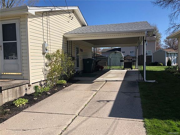 2nd image of 777 Remington Dr