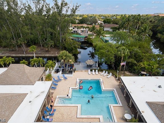 2nd image of 5705 Harbour Club Rd