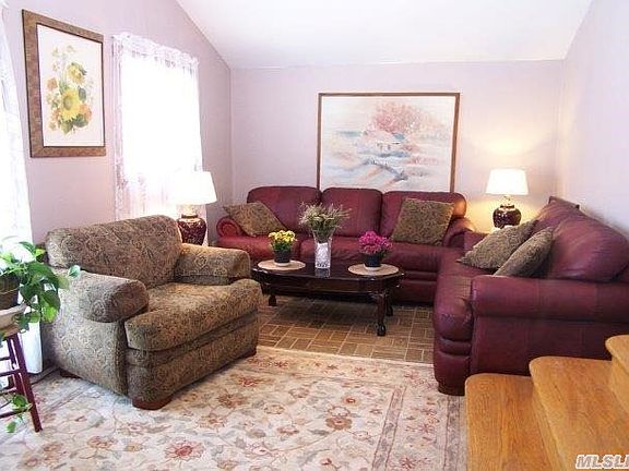 5th image of 40 Norman Dr