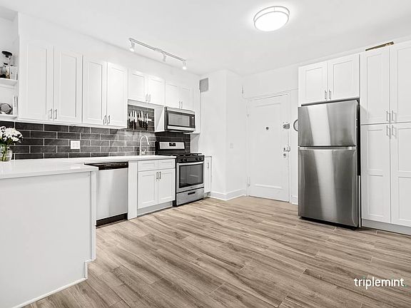 4th image of 135 Hawthorne St APT 6G