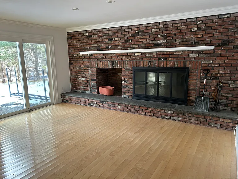 33 Loughran Ave — Photo 12