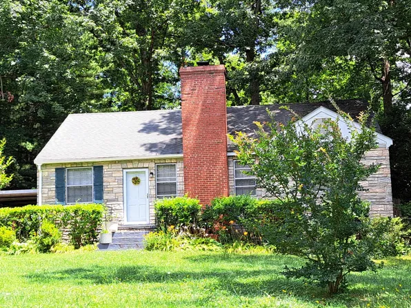 2403 Aiken Dr, Glen Allen, VA 23294