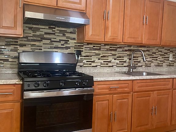 4th image of 1135 E 80th St APT 1