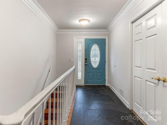 4th image of 1002 Orleans Ave