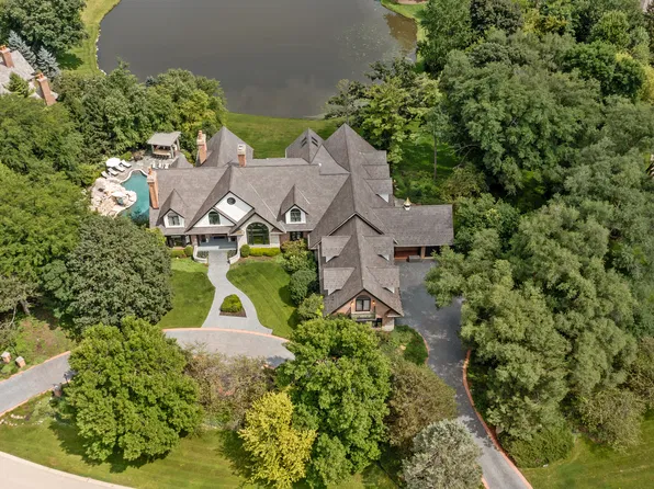 51 Hillburn Ln, North Barrington, IL 60010