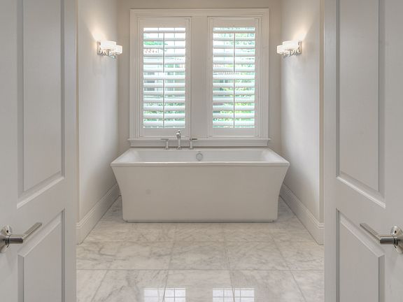 3rd image of 2908 W Bayshore Ct #1/2