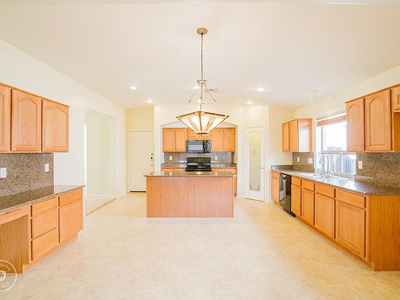 3rd image of 3099 S 160th Ln