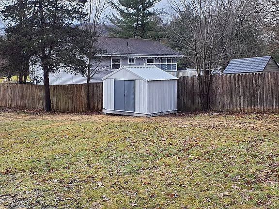 5th image of 5 Laroc Rd #1