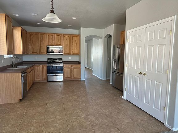3rd image of 2219 W Via Caballo Blanco