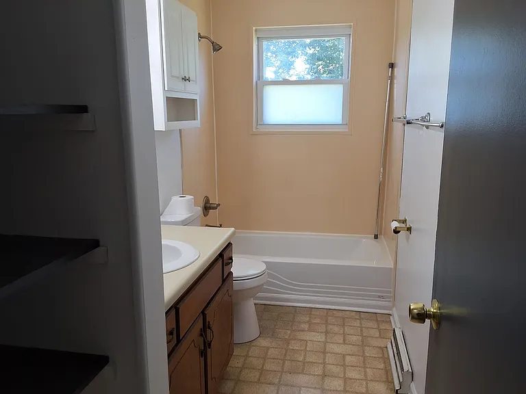111 Cherrywood Dr — Photo 10