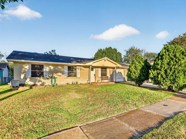 707 Edgeglen Dr, Dallas, TX 75217