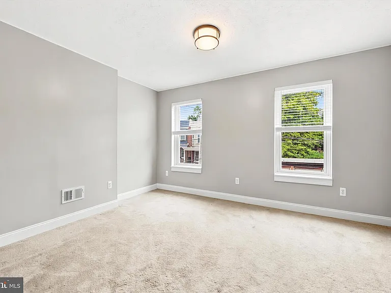 1508 Hancock St — Photo 8